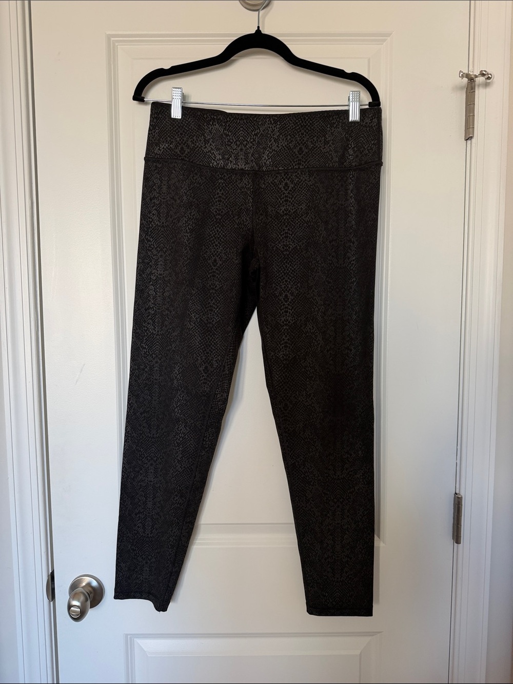 Victoria Sport Black with Gray Snakeskin Print Yoga Pants, Size L - Picture 2 of 6